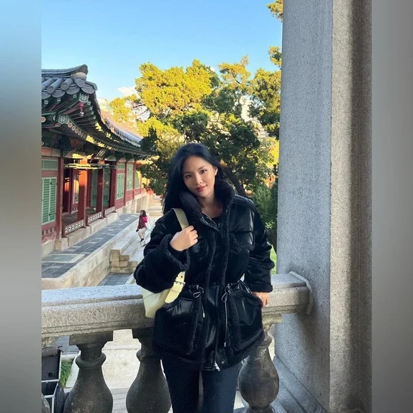 ALO Yoga Glossy Black Puffer Coat - Picture 8 of 12